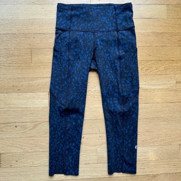 Lululemon Size 4 Fast Free Crop II 19" Leggings Non-Reflective Wild Thing Camo - Picture 4 of 14